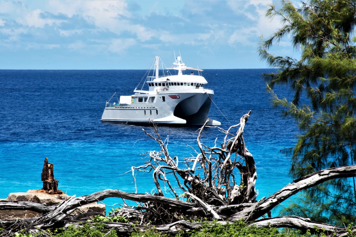 Agwaetiti Seychelles bụ ụwa ọzọ naanị ụgbọ mmiri Baslic nwere ike iburu gị gaa njem 2, njem nlegharị anya na ụdị ndụ. A. Landing Basilisk na Aldabra deziri ONWEKWỤKWỌ IBE IHE | eTurboNews | eTN